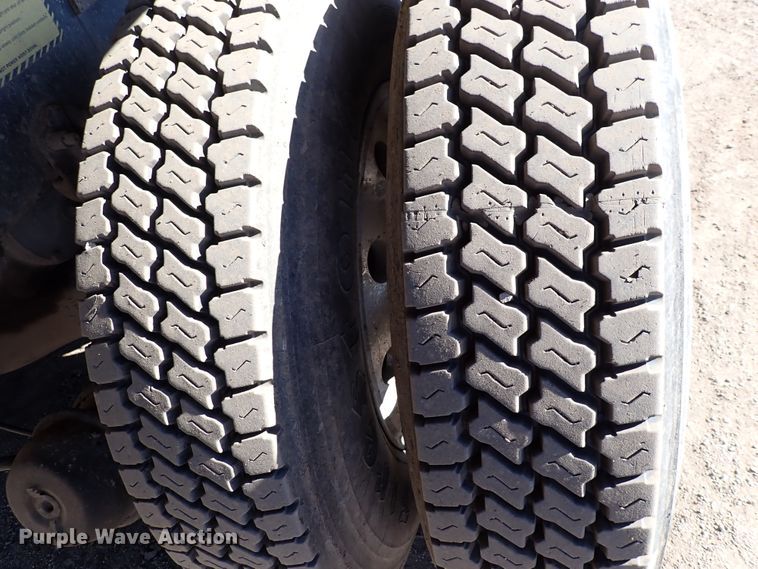 image for item DJ0068 2001 Mack E7-427 dump truck