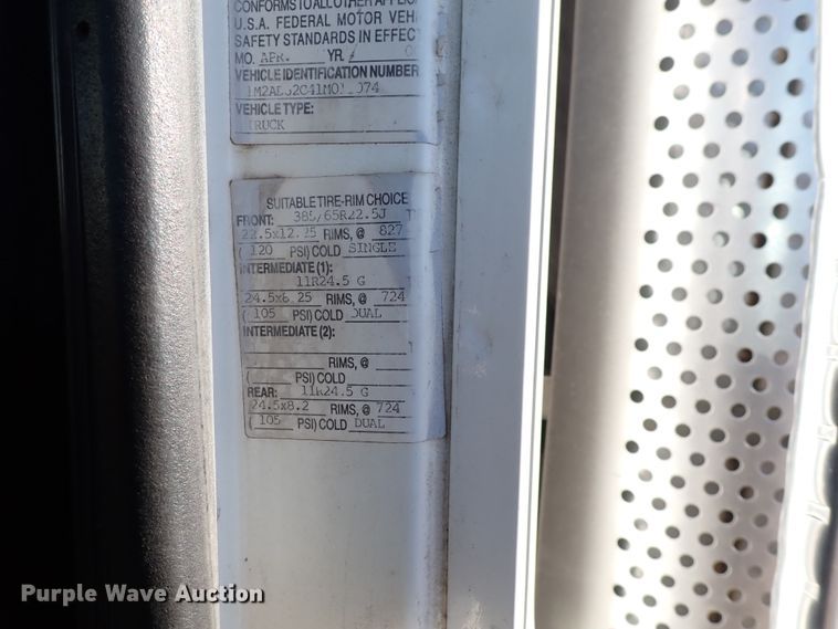 image for item DJ0068 2001 Mack E7-427 dump truck