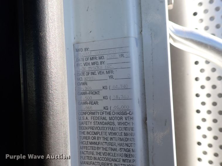 image for item DJ0068 2001 Mack E7-427 dump truck