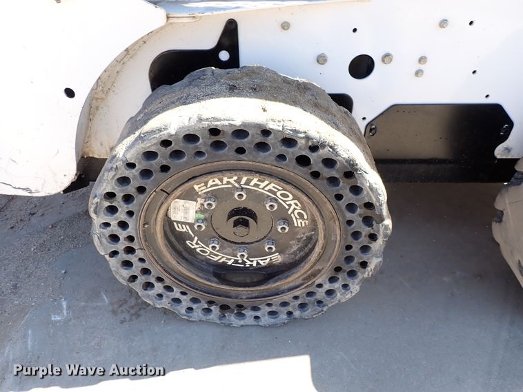 image for item DJ0087 2008 Bobcat S150  skid steer loader