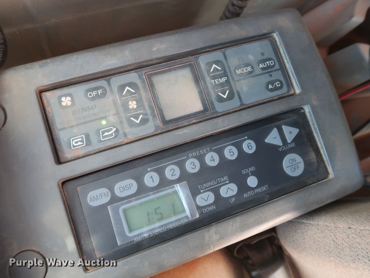 image for item DJ1825 2007 John Deere 450D LC  excavator