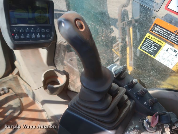 image for item DJ1825 2007 John Deere 450D LC  excavator