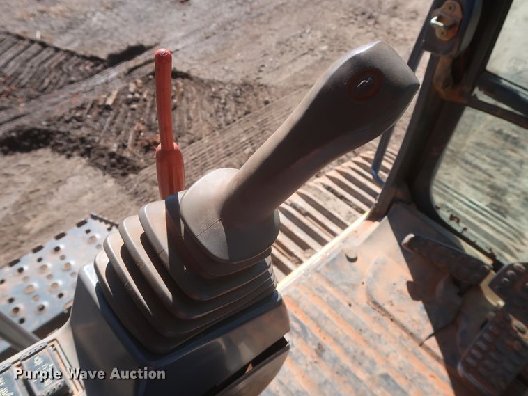image for item DJ1825 2007 John Deere 450D LC  excavator