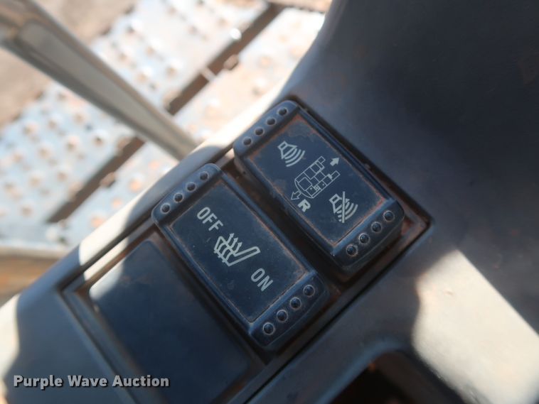 image for item DJ1825 2007 John Deere 450D LC  excavator