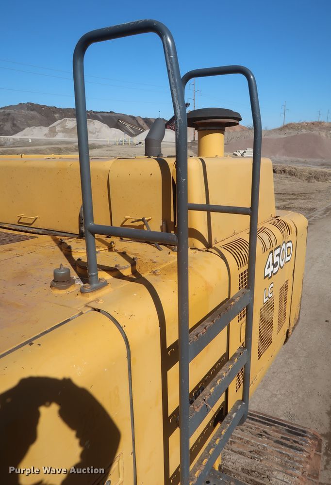 image for item DJ1825 2007 John Deere 450D LC  excavator
