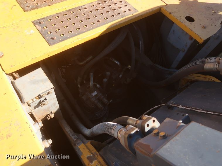 image for item DJ1825 2007 John Deere 450D LC  excavator