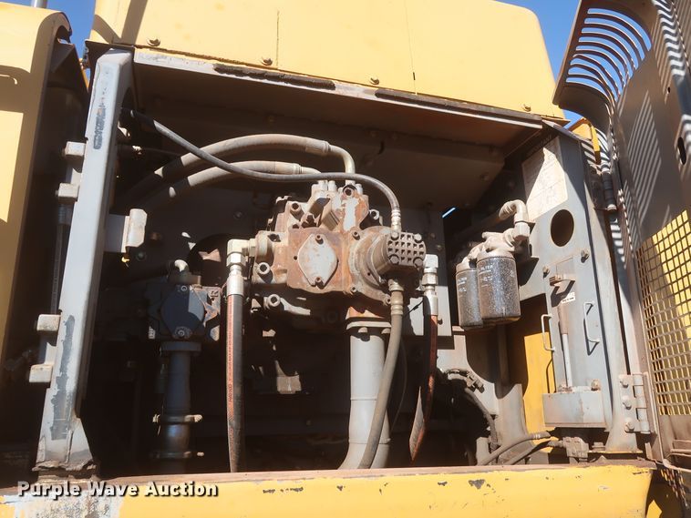 image for item DJ1825 2007 John Deere 450D LC  excavator