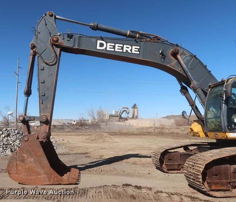 image for item DJ1825 2007 John Deere 450D LC  excavator