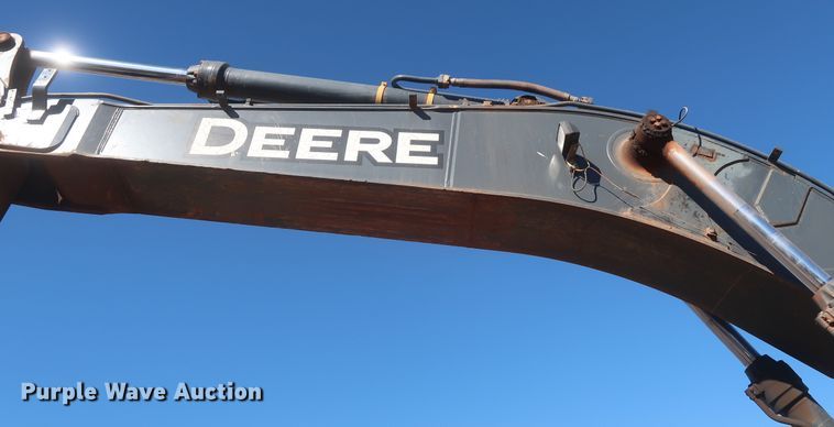 image for item DJ1825 2007 John Deere 450D LC  excavator