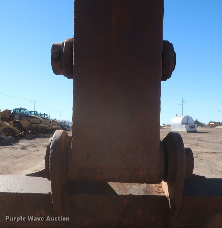 image for item DJ1825 2007 John Deere 450D LC  excavator