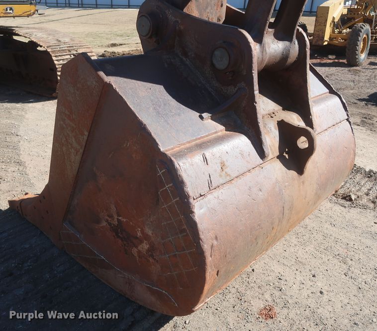 image for item DJ1825 2007 John Deere 450D LC  excavator