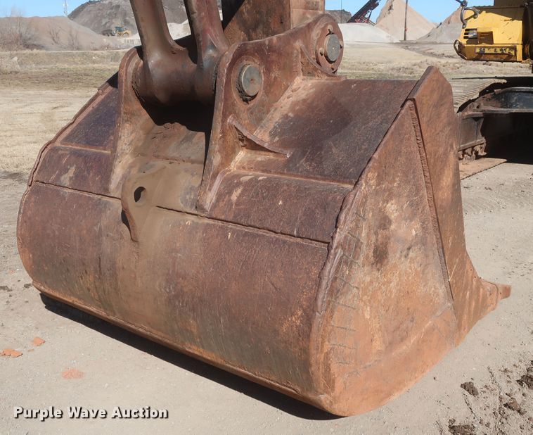 image for item DJ1825 2007 John Deere 450D LC  excavator