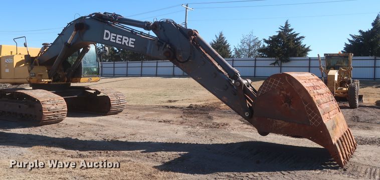 image for item DJ1825 2007 John Deere 450D LC  excavator