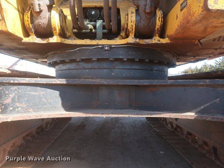 image for item DJ1825 2007 John Deere 450D LC  excavator