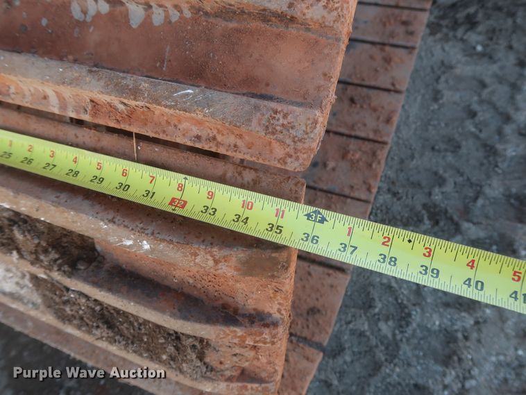 image for item DJ1825 2007 John Deere 450D LC  excavator