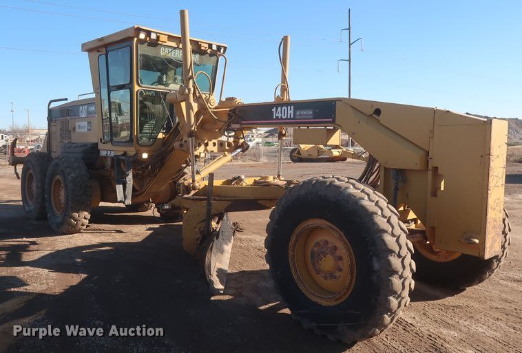 image for item DJ1826 2001 Caterpillar 140H  motor grader
