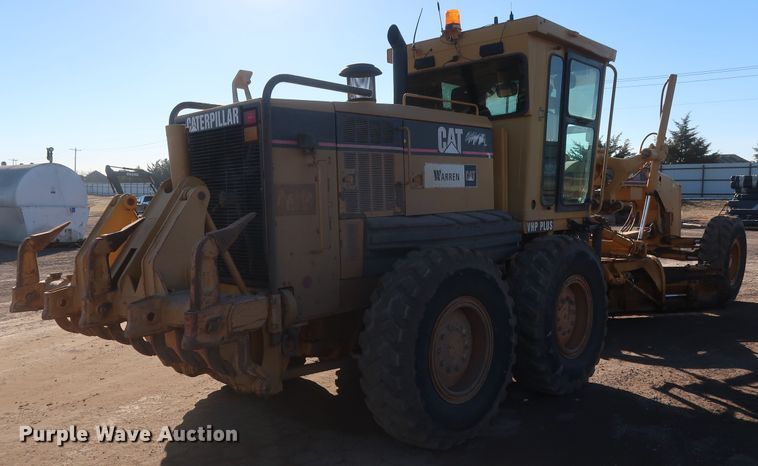image for item DJ1826 2001 Caterpillar 140H  motor grader