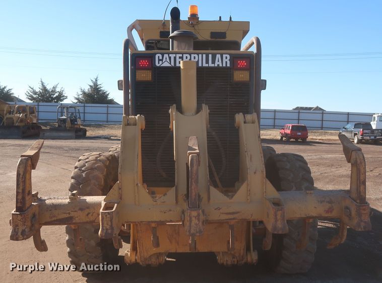 image for item DJ1826 2001 Caterpillar 140H  motor grader