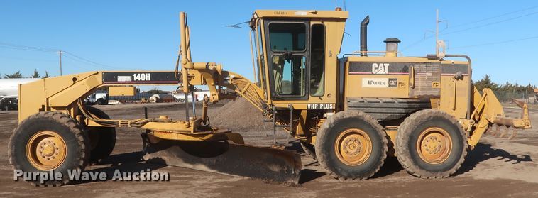 image for item DJ1826 2001 Caterpillar 140H  motor grader
