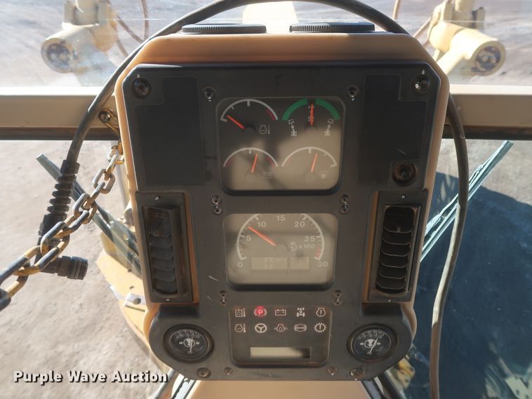 image for item DJ1826 2001 Caterpillar 140H  motor grader