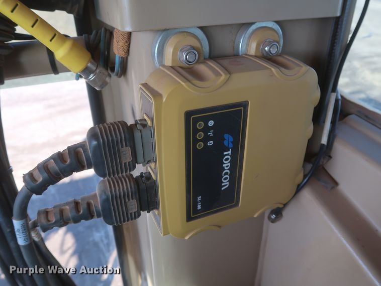 image for item DJ1826 2001 Caterpillar 140H  motor grader