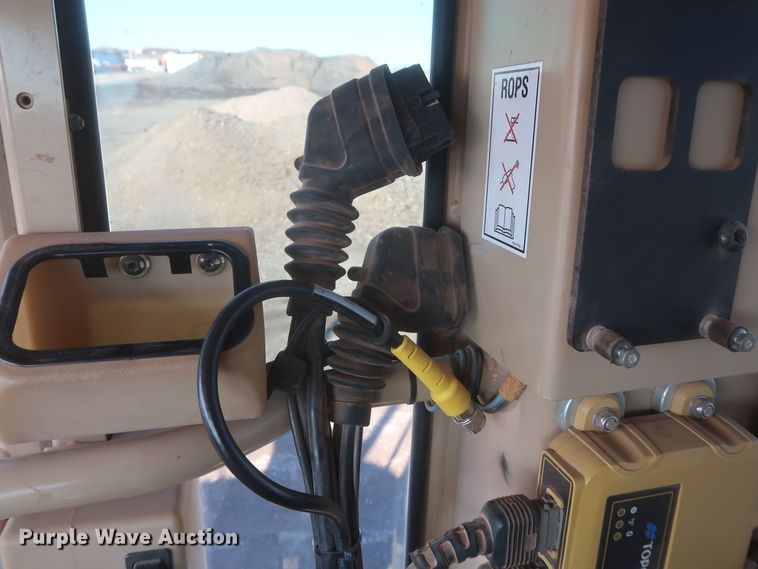 image for item DJ1826 2001 Caterpillar 140H  motor grader