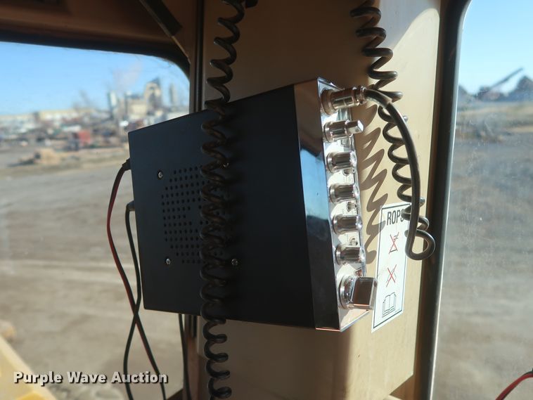 image for item DJ1826 2001 Caterpillar 140H  motor grader