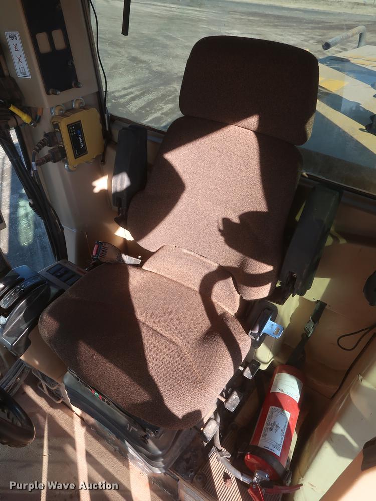 image for item DJ1826 2001 Caterpillar 140H  motor grader