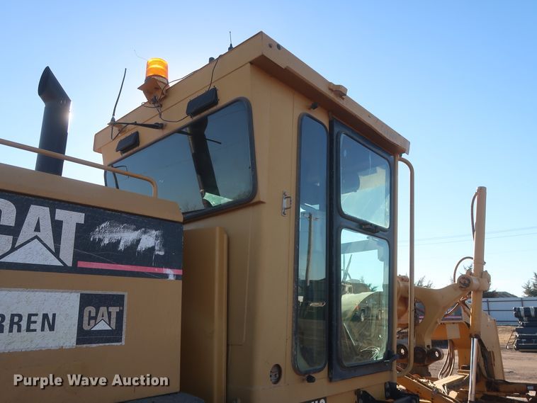 image for item DJ1826 2001 Caterpillar 140H  motor grader