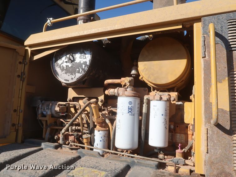 image for item DJ1826 2001 Caterpillar 140H  motor grader