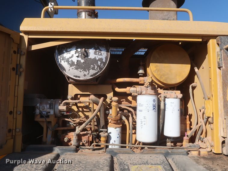 image for item DJ1826 2001 Caterpillar 140H  motor grader