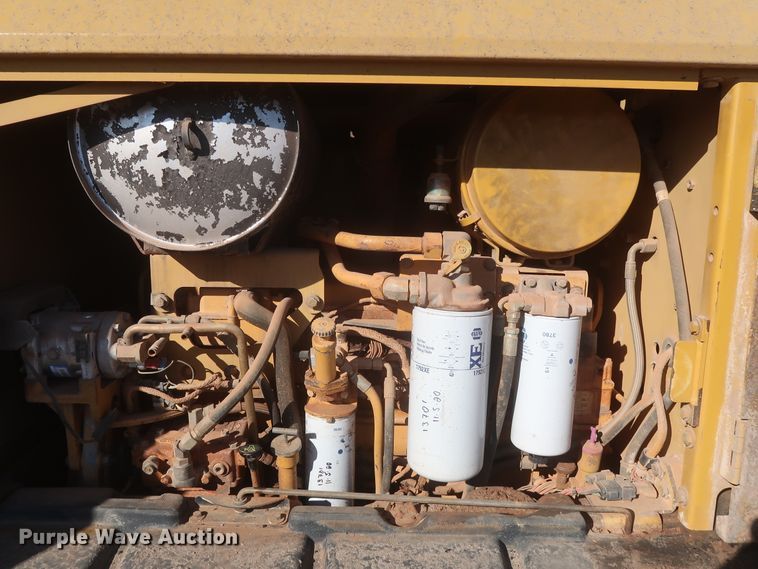 image for item DJ1826 2001 Caterpillar 140H  motor grader