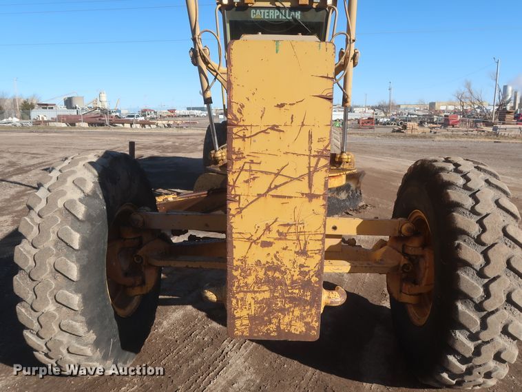 image for item DJ1826 2001 Caterpillar 140H  motor grader