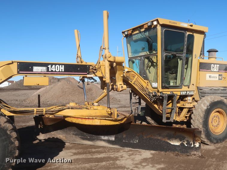 image for item DJ1826 2001 Caterpillar 140H  motor grader