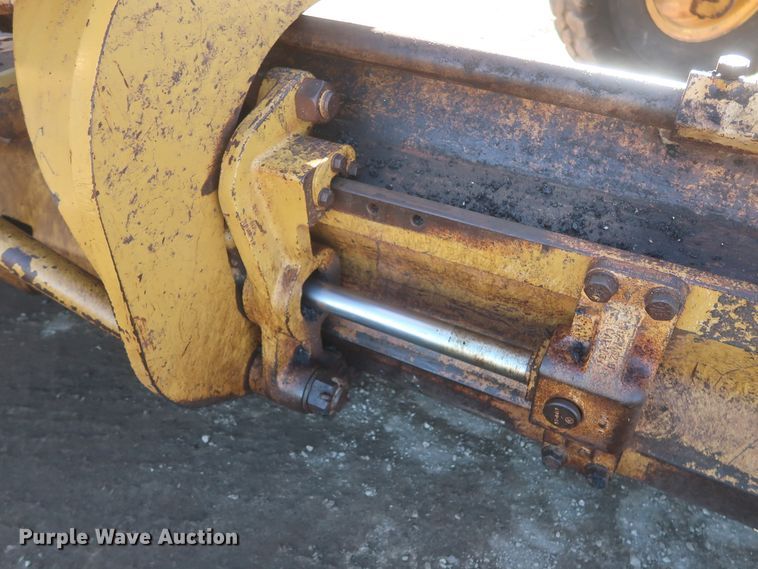 image for item DJ1826 2001 Caterpillar 140H  motor grader