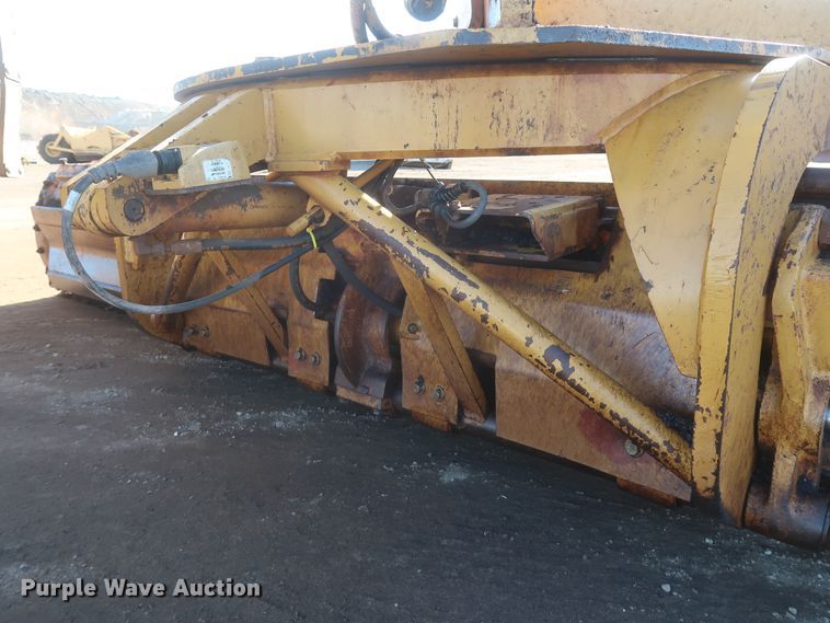 image for item DJ1826 2001 Caterpillar 140H  motor grader
