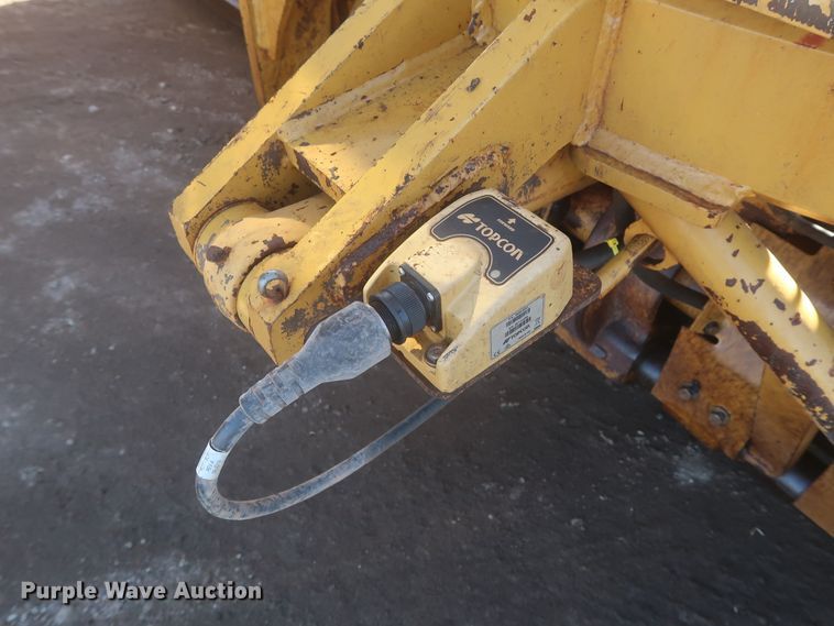 image for item DJ1826 2001 Caterpillar 140H  motor grader