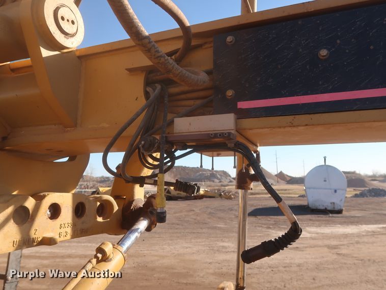 image for item DJ1826 2001 Caterpillar 140H  motor grader