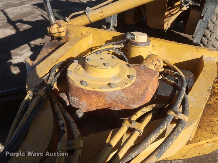 image for item DJ1826 2001 Caterpillar 140H  motor grader