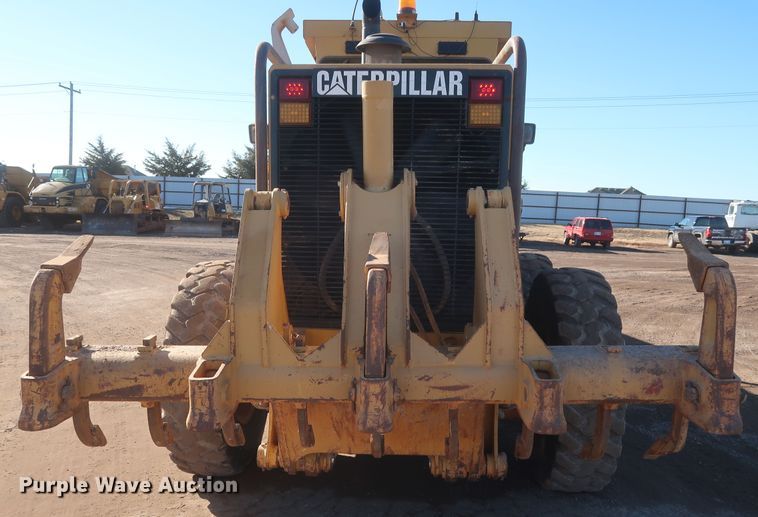 image for item DJ1826 2001 Caterpillar 140H  motor grader
