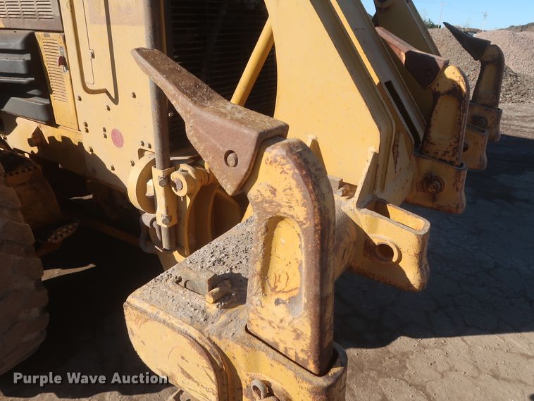 image for item DJ1826 2001 Caterpillar 140H  motor grader