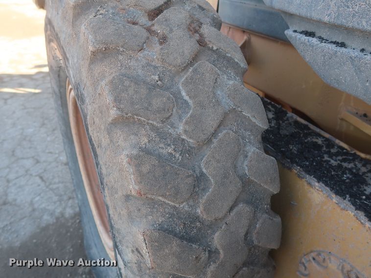 image for item DJ1826 2001 Caterpillar 140H  motor grader