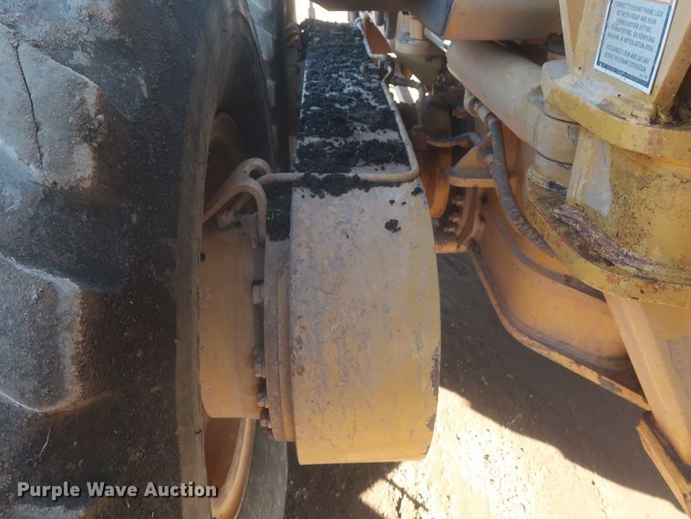 image for item DJ1826 2001 Caterpillar 140H  motor grader