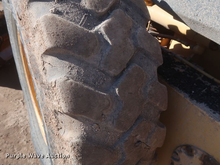 image for item DJ1826 2001 Caterpillar 140H  motor grader