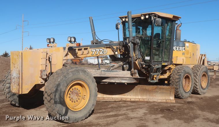 image for item DJ1827 2006 John Deere 772D  motor grader