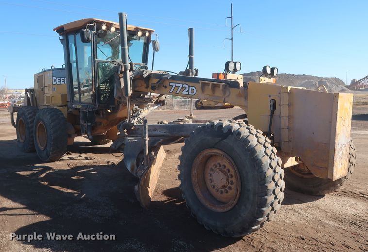 image for item DJ1827 2006 John Deere 772D  motor grader