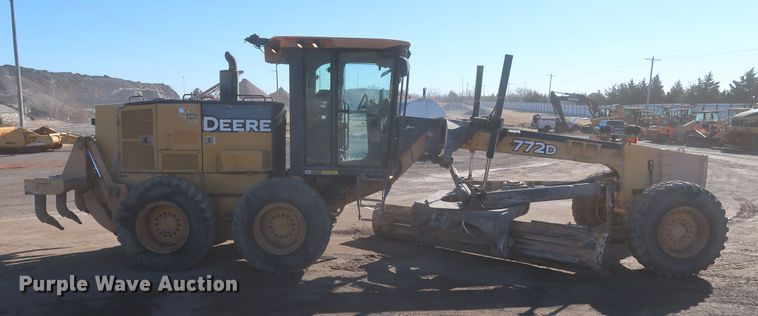 image for item DJ1827 2006 John Deere 772D  motor grader