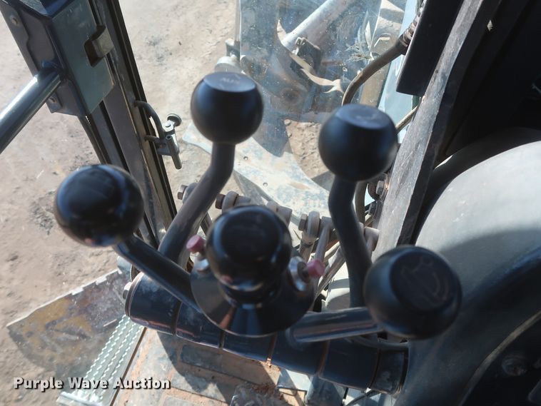 image for item DJ1827 2006 John Deere 772D  motor grader