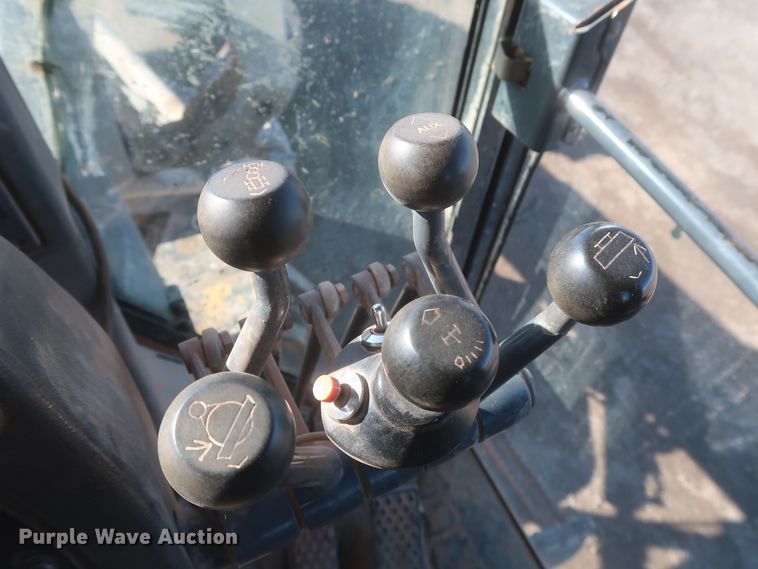 image for item DJ1827 2006 John Deere 772D  motor grader