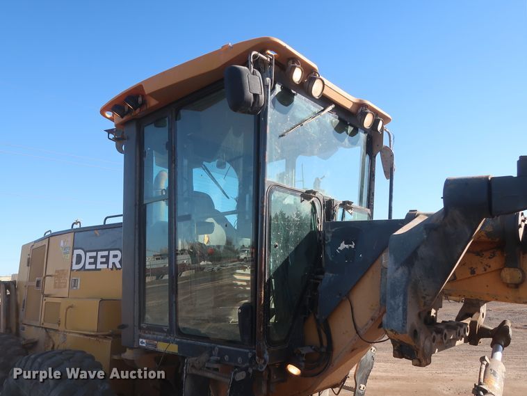 image for item DJ1827 2006 John Deere 772D  motor grader